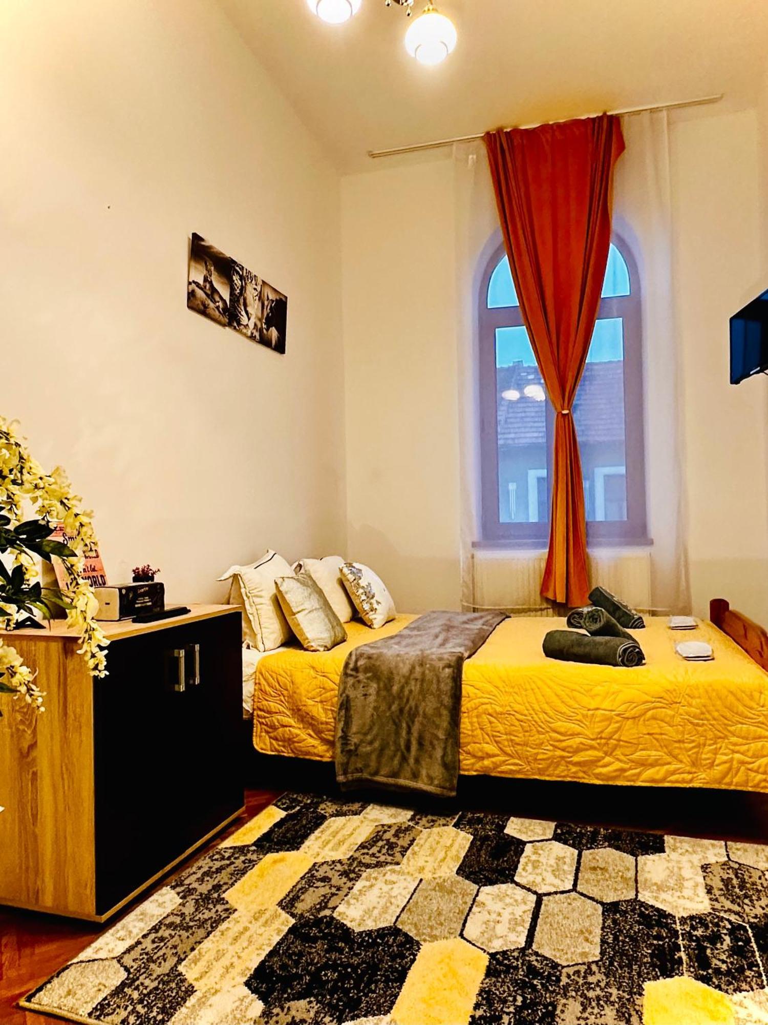 Stay Inn Central Brasov Bagian luar foto