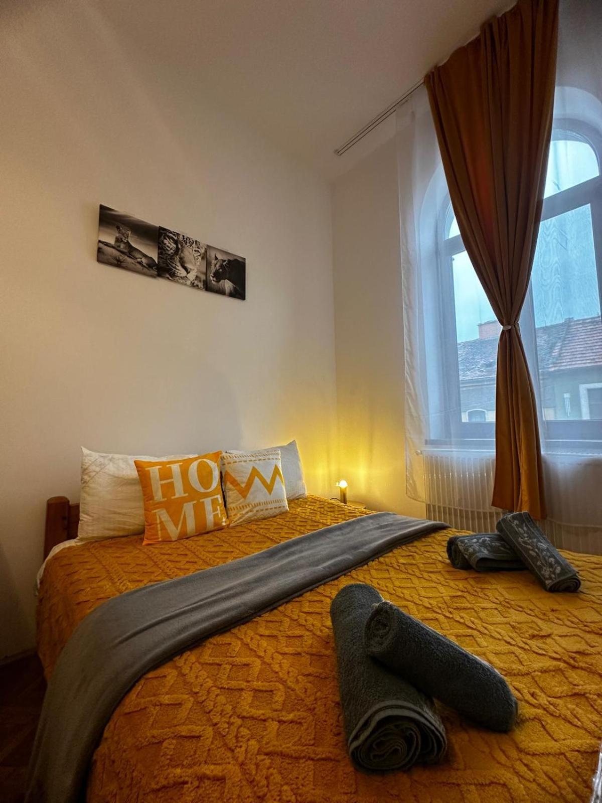 Stay Inn Central Brasov Bagian luar foto